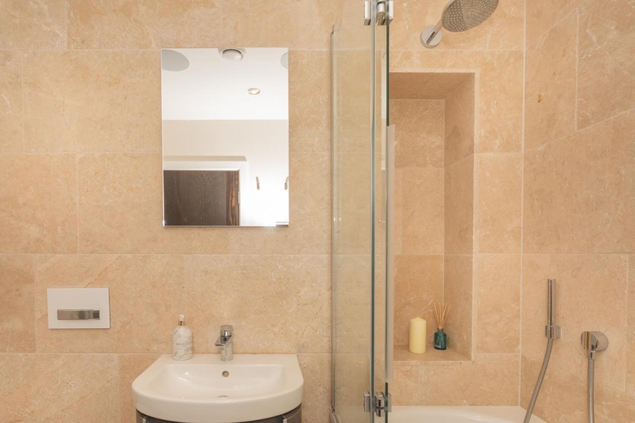 Henge House, Penthouse Apartment Bath Dış mekan fotoğraf