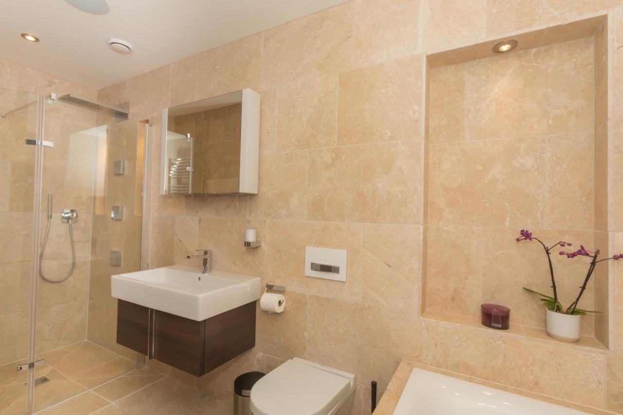 Henge House, Penthouse Apartment Bath Dış mekan fotoğraf