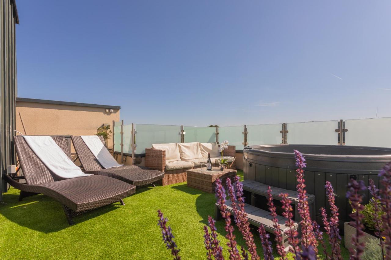 Henge House, Penthouse Apartment Bath Dış mekan fotoğraf